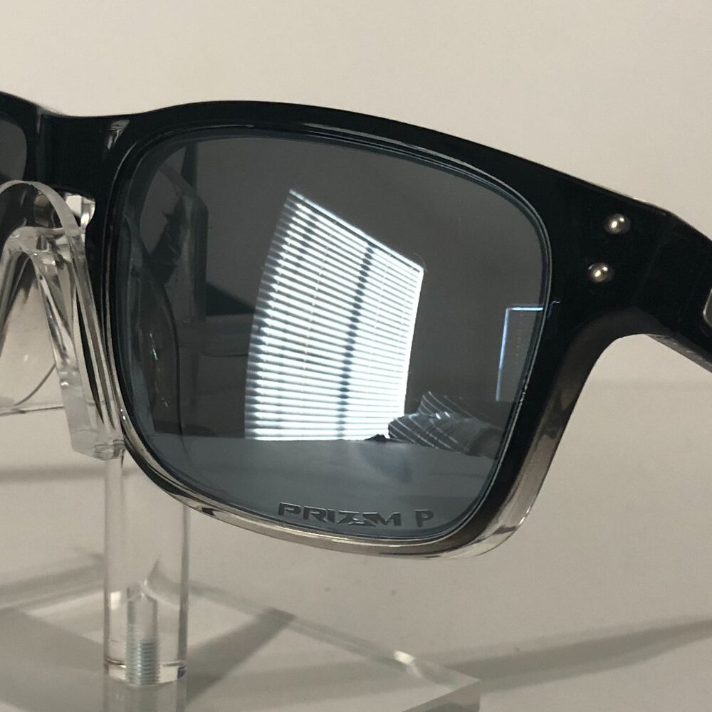 Silver Prizm Polarized OAKLEY HOLBROOK Polished Two Tone Frame 9102 - Picture 6 of 7